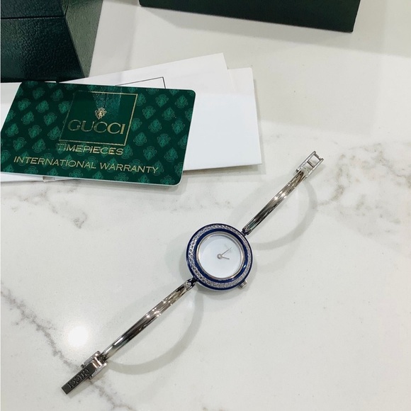 Gucci bangle watch - Picture 5 of 6